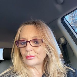 Meet your Posher, Pauline